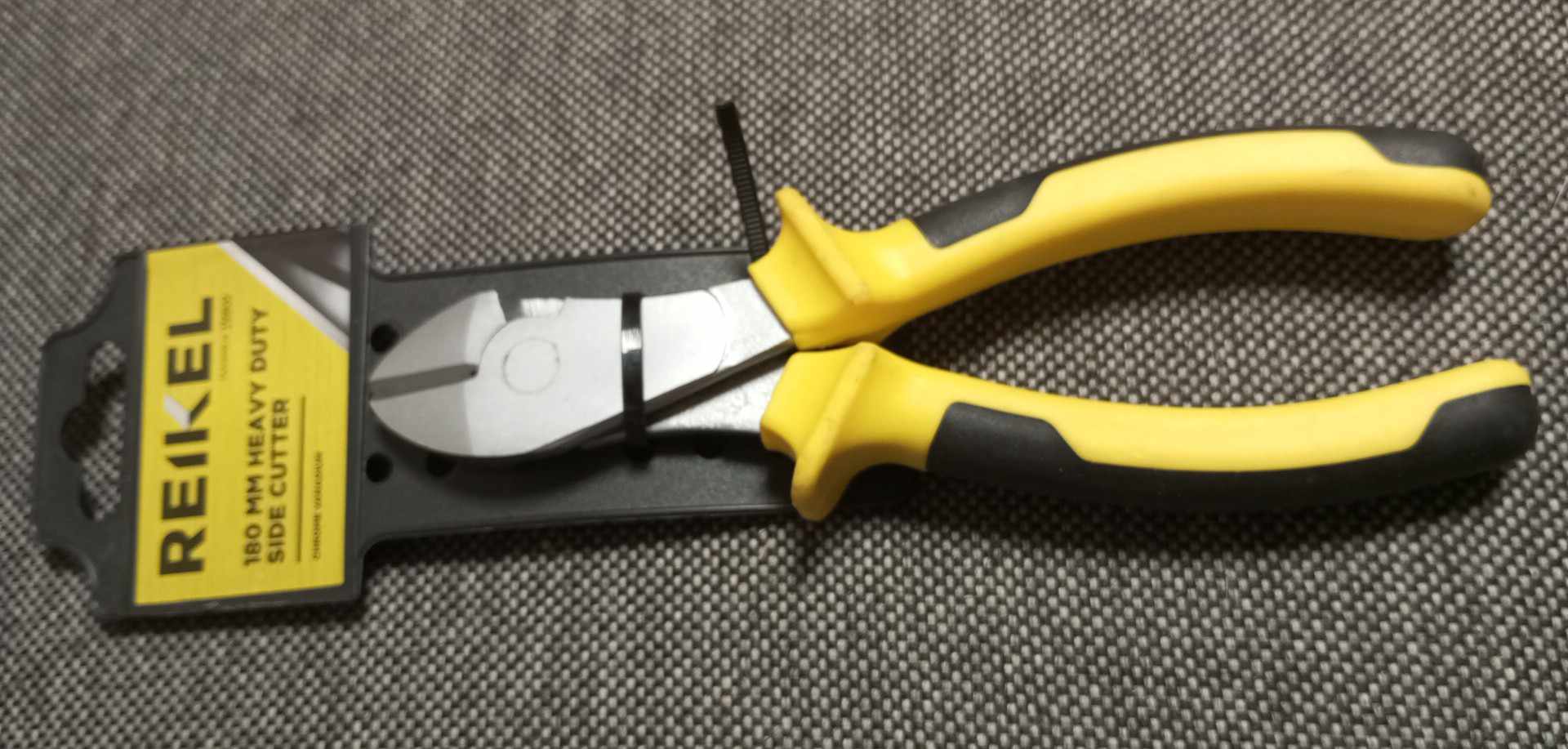Štípací kleště boční Reikel 180 mm
