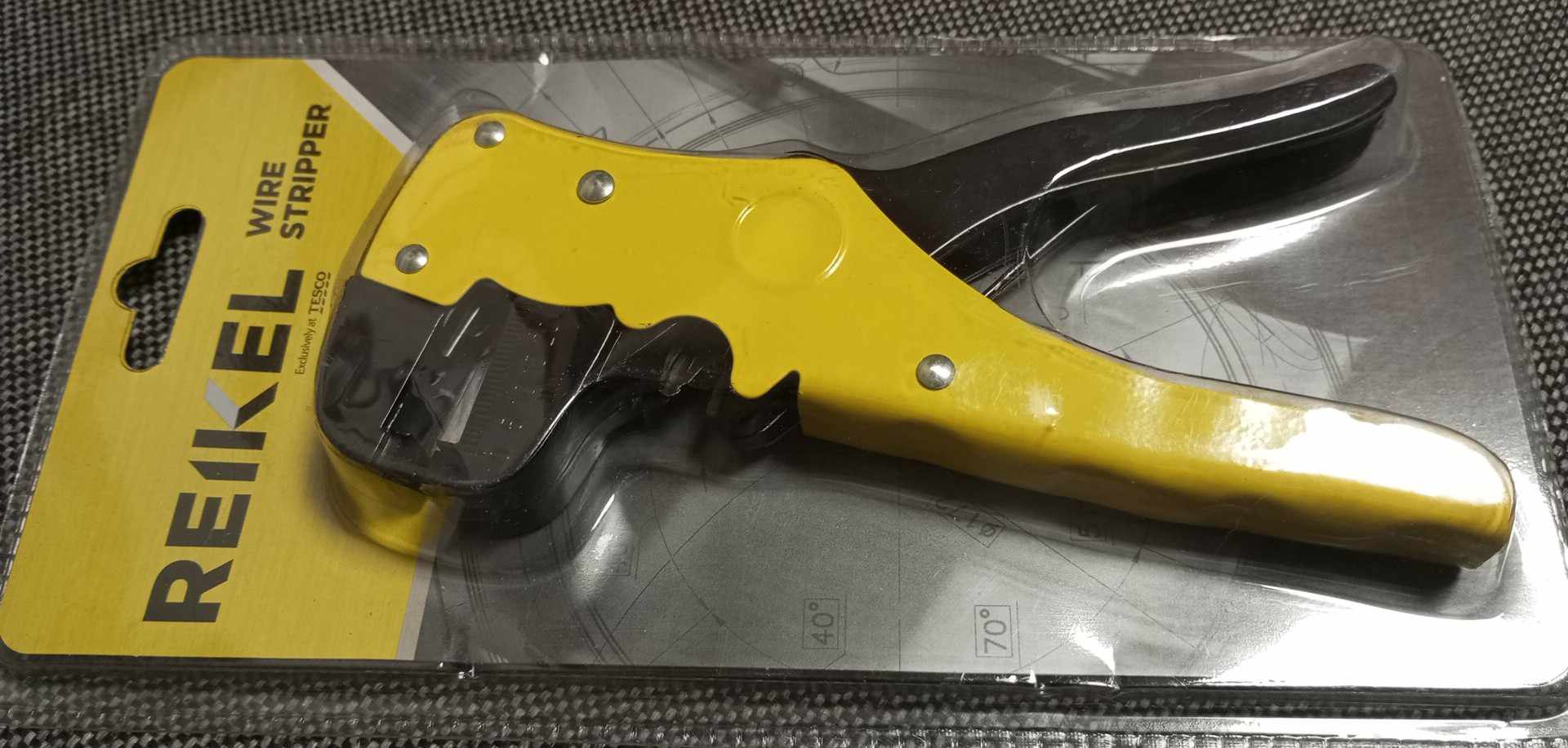 Automatické kleště na stahování izolace Reikel