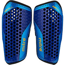 Dětské fotbalové chrániče Mitre Aircell Slip in Carbon Shinguard