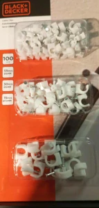 Kabelové spony Black + Decker 100 ks