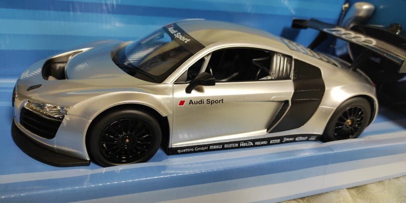 RC AUTO NA DALKOVÉ OVL.. AUDI R8 LMS 1:14