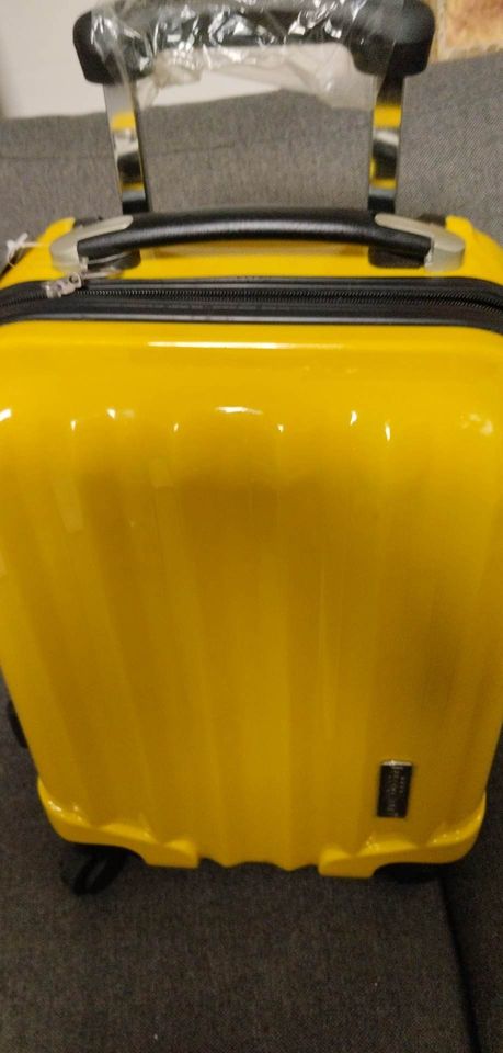 CESTOVNÍ KVALITNÍ KUFR LUGGAGE 19" - 32L - 45CM - žlutý