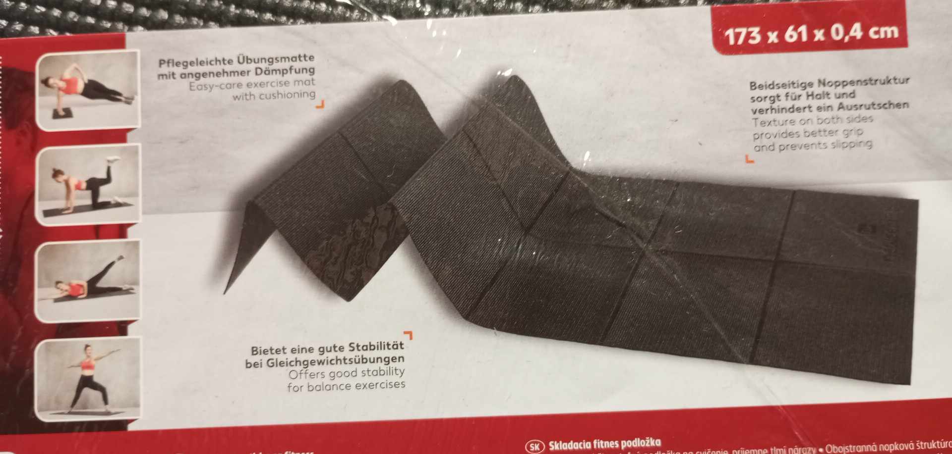 Fitness podložka skládací Newcential - černá