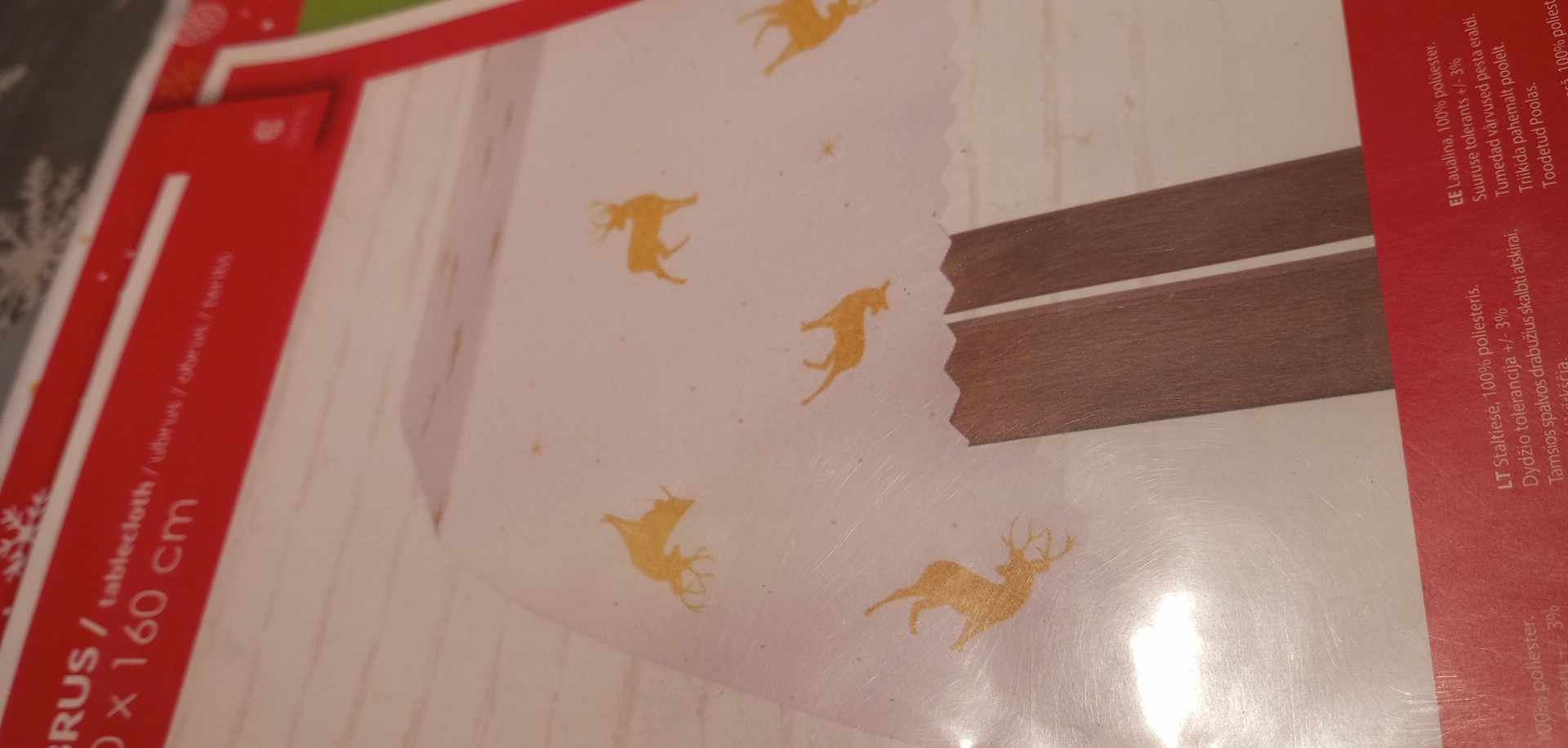 Vánoční ubrus Essex 110 x 160 cm vzor se soby