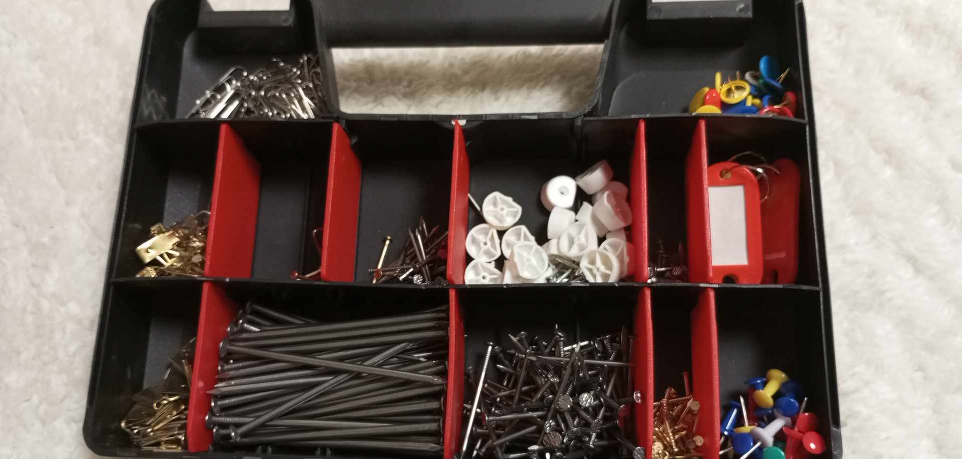 Sada drobného upevnovacího materiálu pro domácnost 650ks + krabička