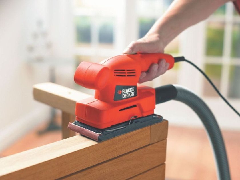 Vibrační bruska Black&Decker KA300 