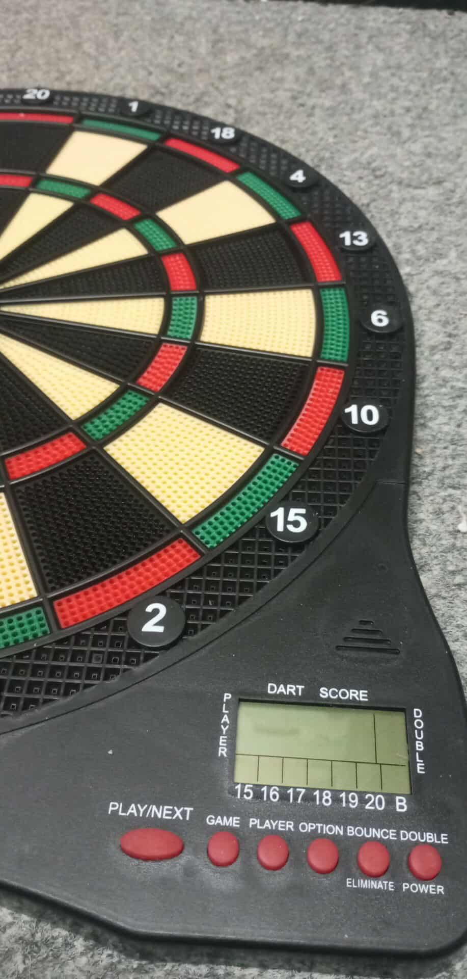 Elektronický terč na šipky MH13751 18 her až pro 8 hráču