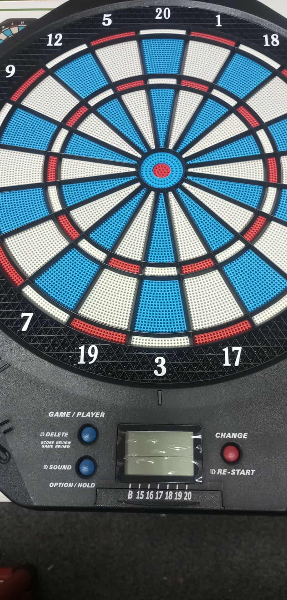 Elektronický terč na šipky MH21409 16 her až pro 8 hráču