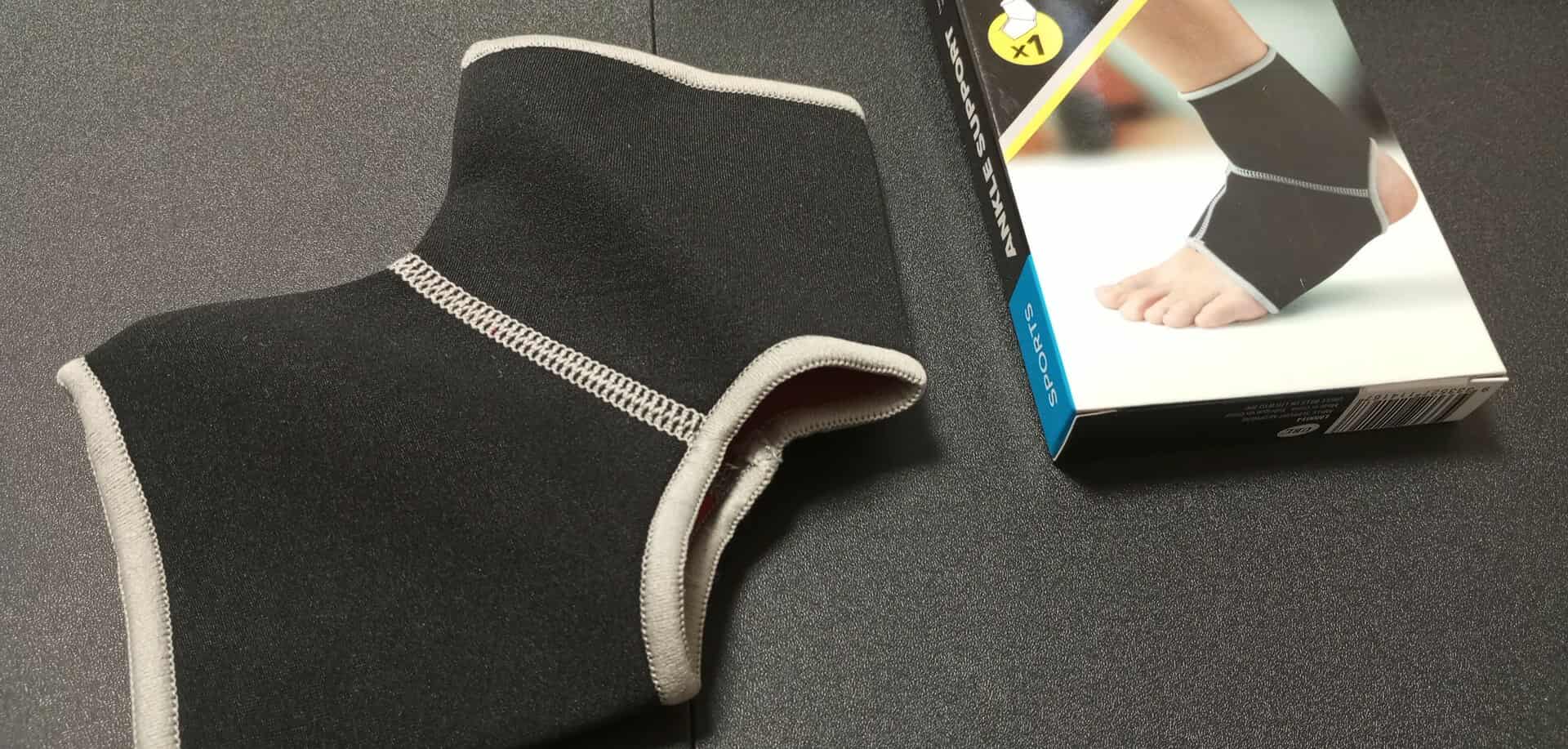 Neoprenová bandáž na koleno Sports vel. M