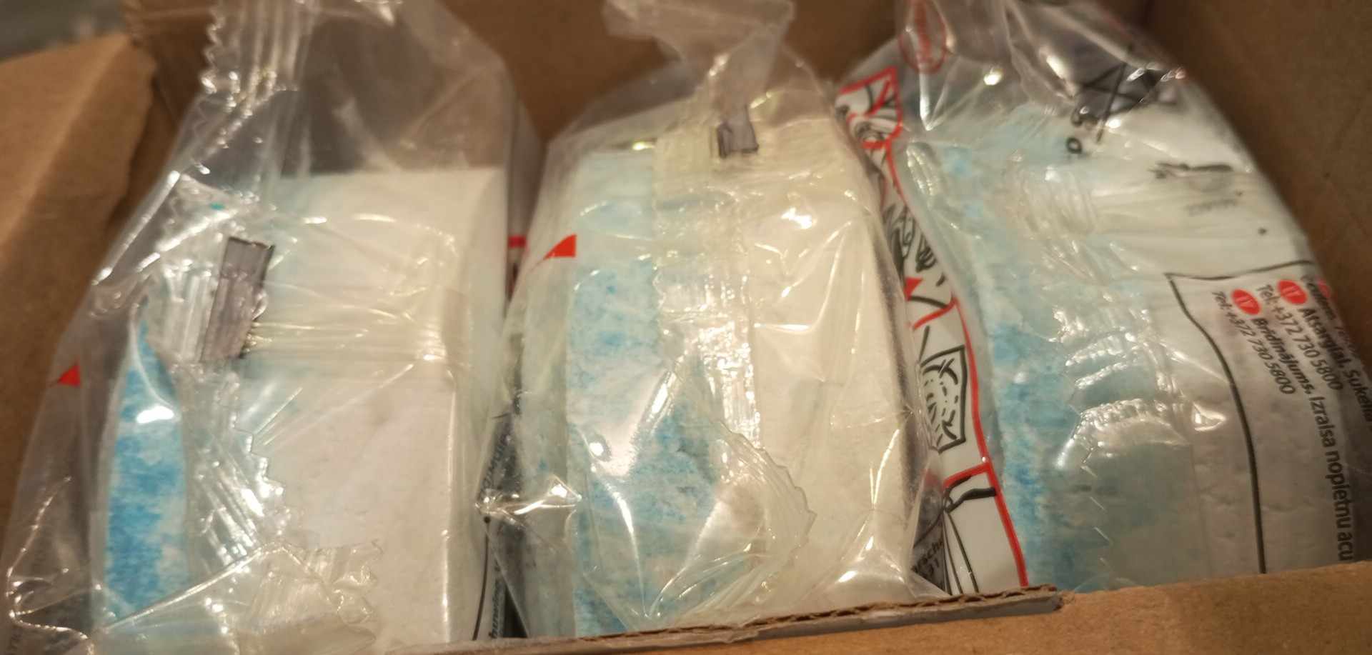 3 x NÁHRADNÍ TABLETA CERESIT STOP VLHKOSTI AERO 360°  -  3 X 450 G - MIX VŮNÍ