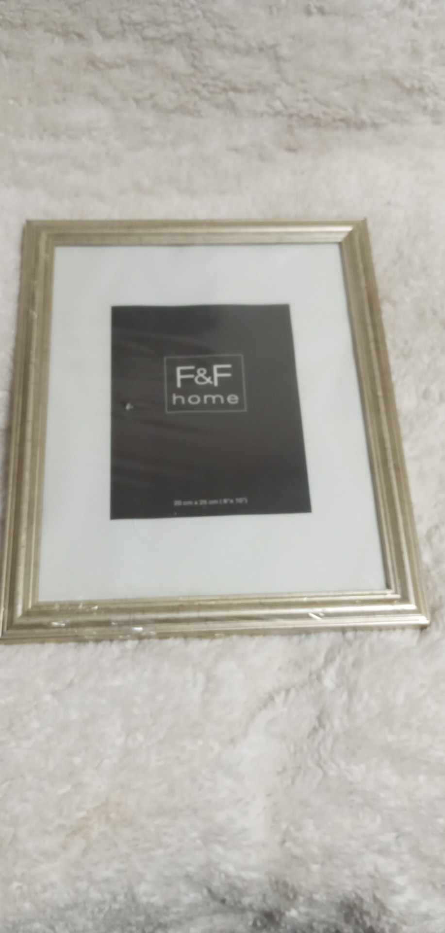 Fotorámeček se zlatým okrajem na foto 20 x 25 cm