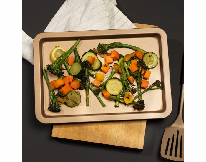 PEČÍCÍ PLECH RUSSELL HOBBS 37X25CM ZLATÝ