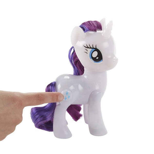 HASBRO MY LITTLE PONY SVÍTÍCÍ PONÍK RARITY