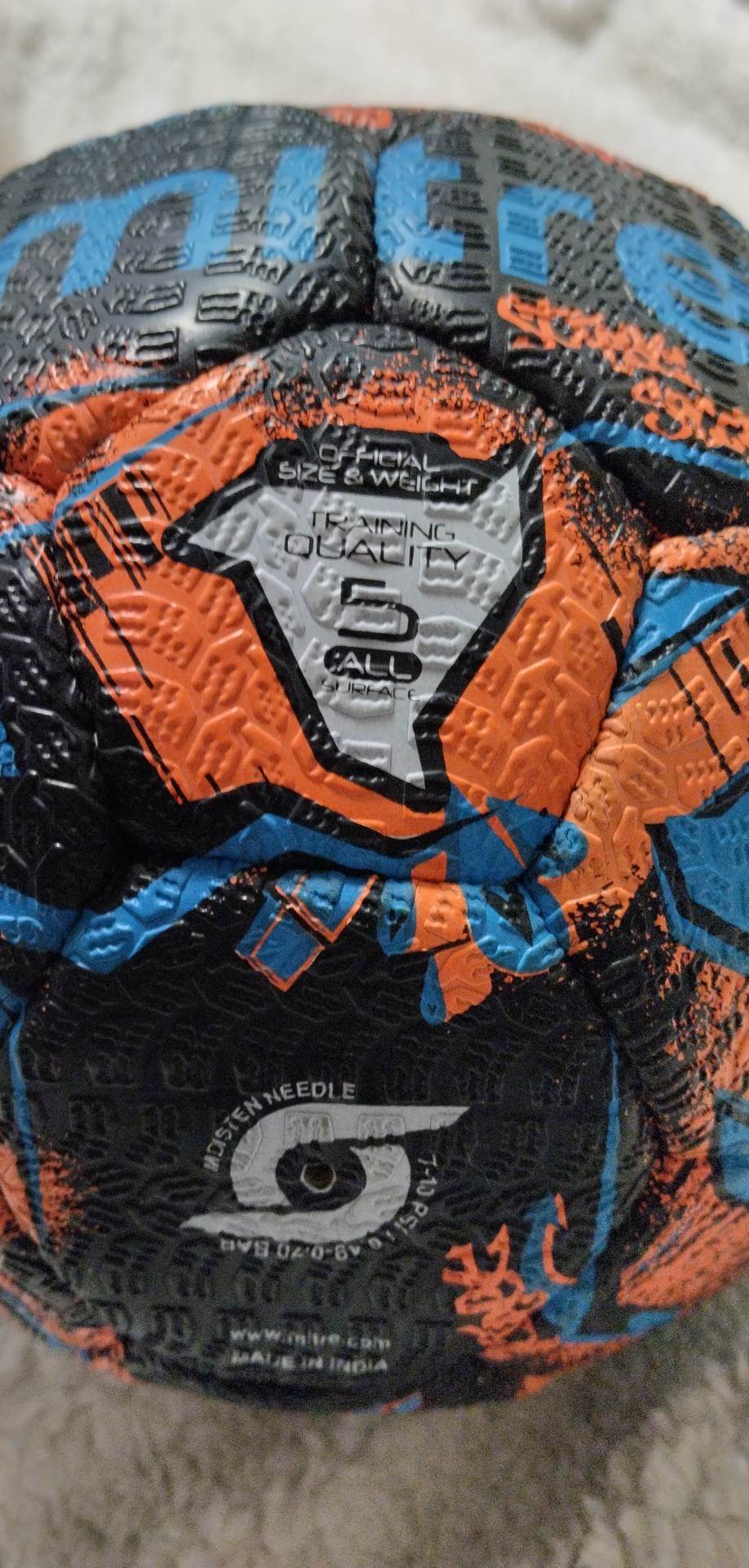 Fotbalový míč Mitre Street Soccer vel.5