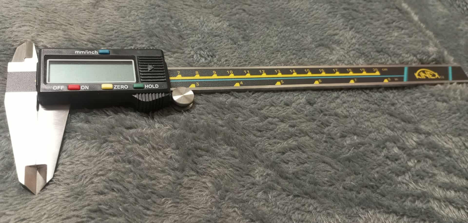 Digitální posuvné měřítko Kinex 200/0,01 mm (6040-02-200)