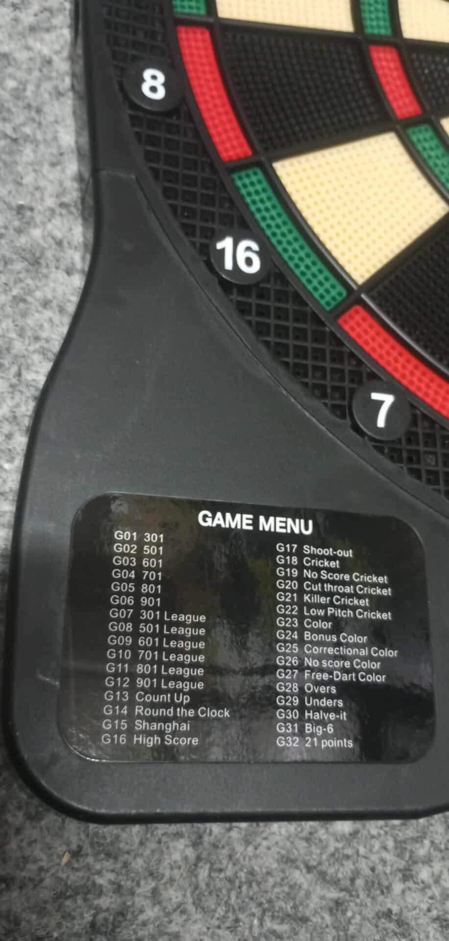 Elektronický terč na šipky MH26439 až pro 8 hráčů - 32 her