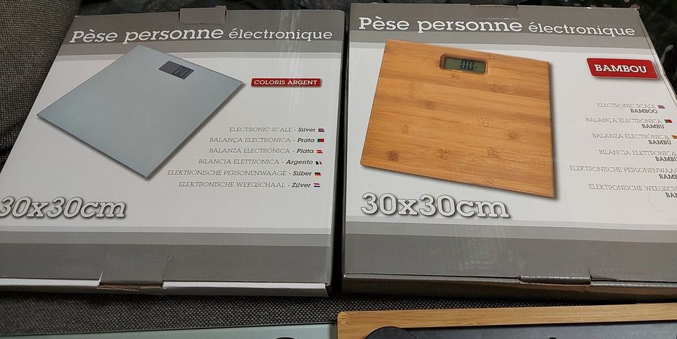 OSOBNÍ DIGITÁLNÍ VAHA DŘEVĚNA 