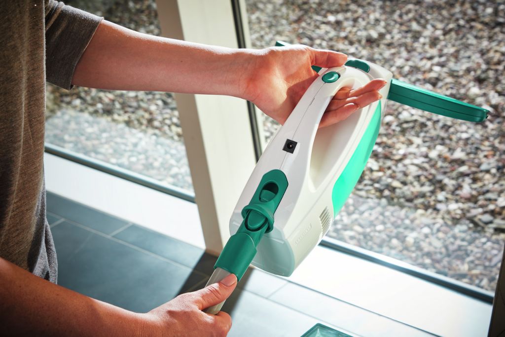 Vysavač na okna Leifheit 51003 s mopem a tyčí 43 cm