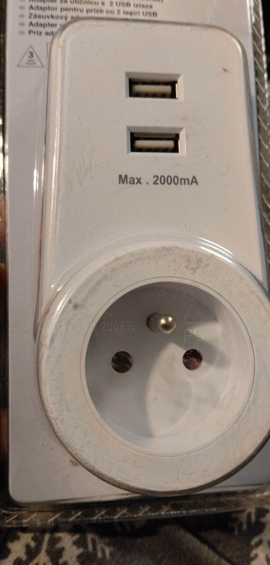 ZÁSUVKA - NABÍJEČKA - MEROX - 2 USB - 2A