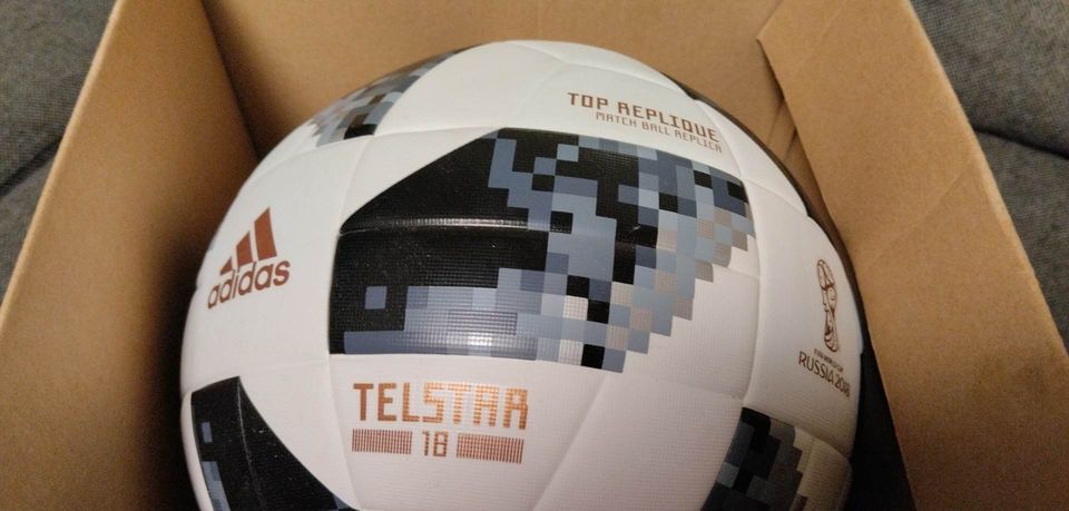 Fotbalový míč Adidas Telstar 18 Top Replique