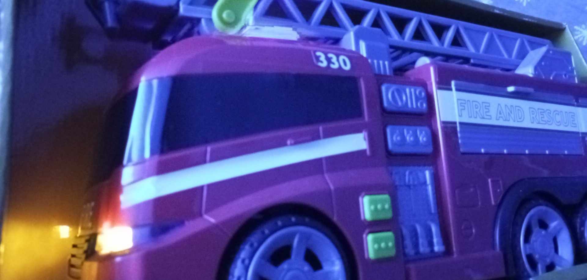 Interaktivní hasičské auto Goplay 37 cm se zvuky a světli