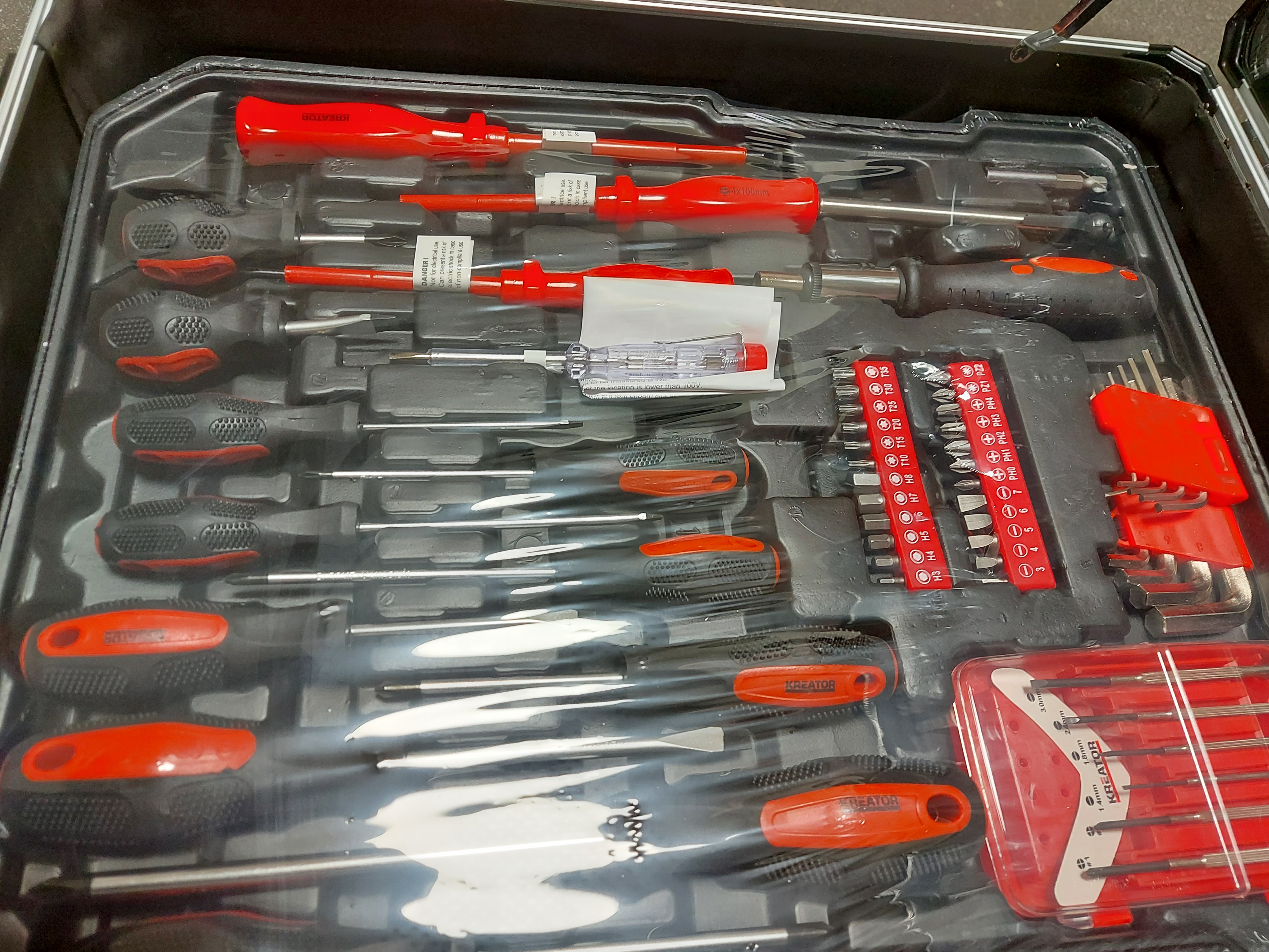 Sada nářadí 253ks v AL kufru KREATOR KRT951011