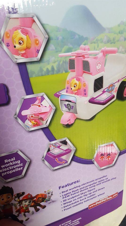 Odrážedlo Paw Patrol ve tvaru helikoptéry - BLIKÁ, HRAJE, TOČÍ SE