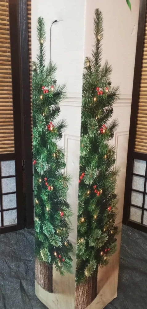 UMĚLÝ VÁNOČNÍ STROMEČEK 122CM S 60 LED