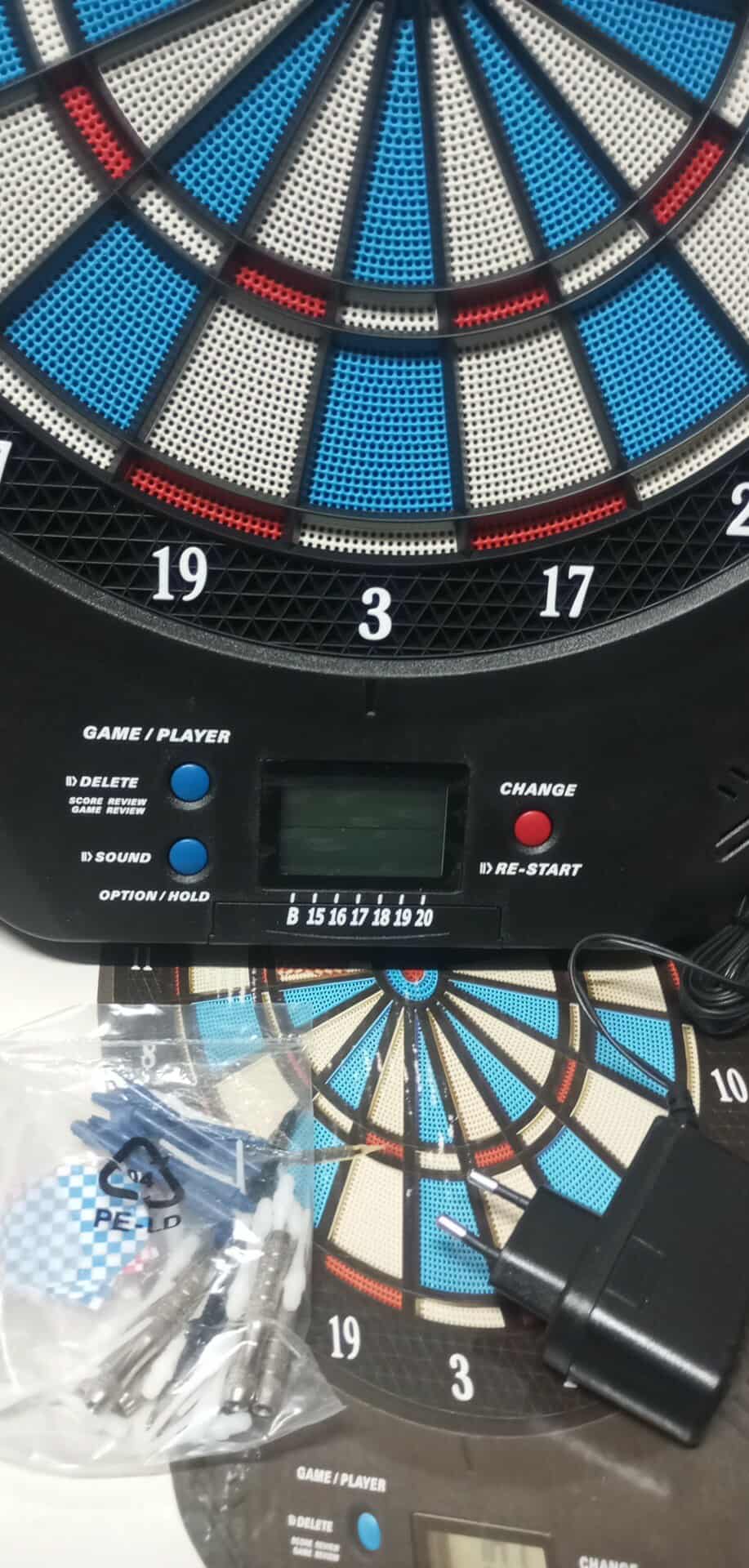 Elektronický terč na šipky MH21409 16 her až pro 8 hráču