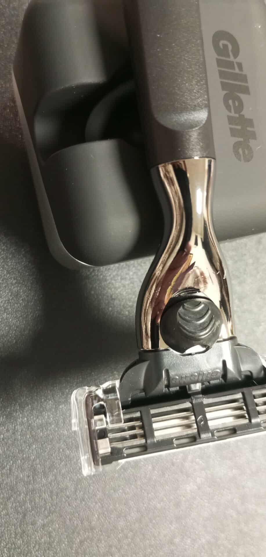 Gillette Mach 3 holící strojek + stojan dárková sada