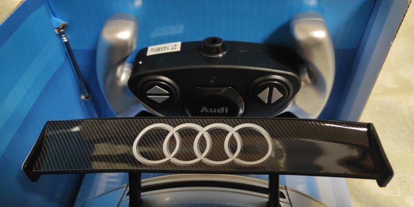 RC AUTO NA DALKOVÉ OVL.. AUDI R8 LMS 1:14 