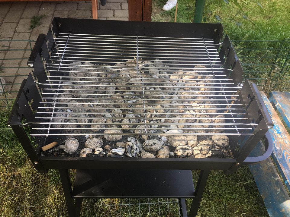Velký BBQ Party gril na kolečkách 2 x rošt