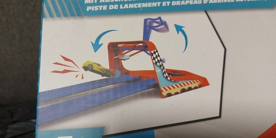 ZÁVODNÍ DRÁHA PLAYTIVE - DVOJITÁ RAMPA