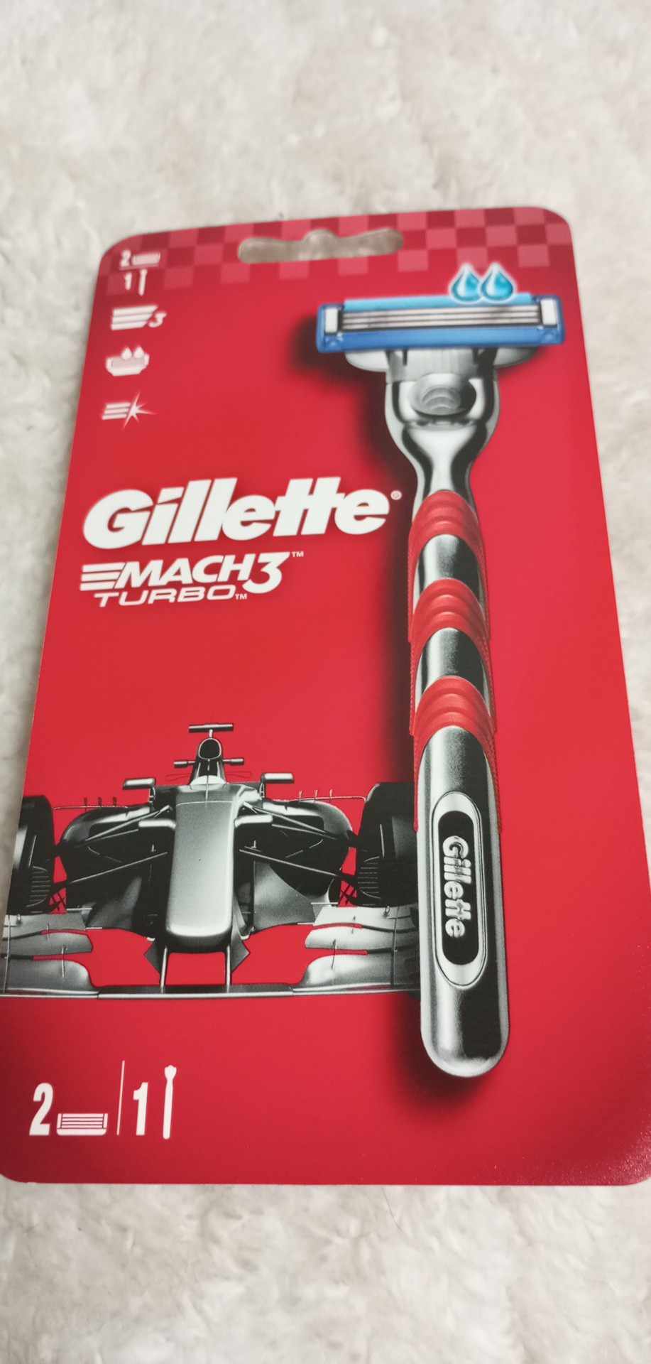 Gillette Dárková sada Mach3 Turbo holicí strojek + 2 holicí hlavice + pěna na holení + sprchový gel