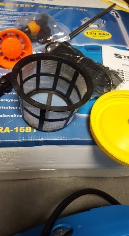 Akumulátorový zádový postřikovač 16L Straus ST/SPRA-16BT