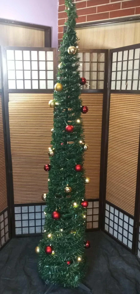 UMĚLÝ VÁNOČNÍ STROMEČEK 183CM LD260 S LED A OZDOBY