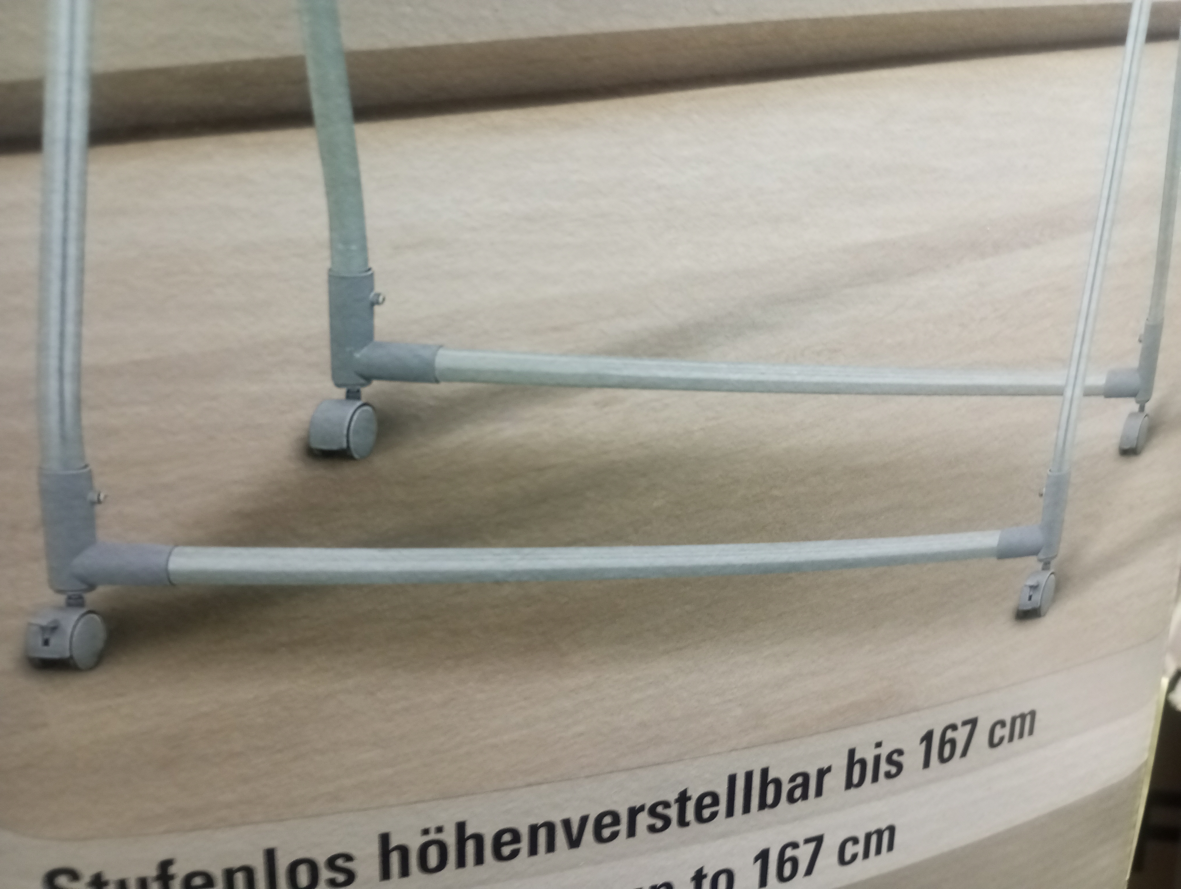Pojízdný věšák na šaty 90cm