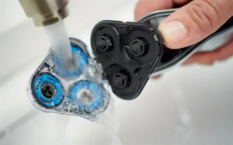 Holicí strojek Philips S5600/41 Series 5000 + POUZDRO