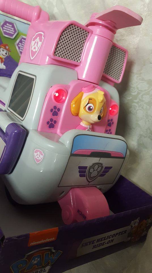 Odrážedlo Paw Patrol ve tvaru helikoptéry - BLIKÁ, HRAJE, TOČÍ SE