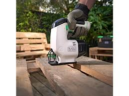 AKU přímočará pila Black & Decker REVJ12C