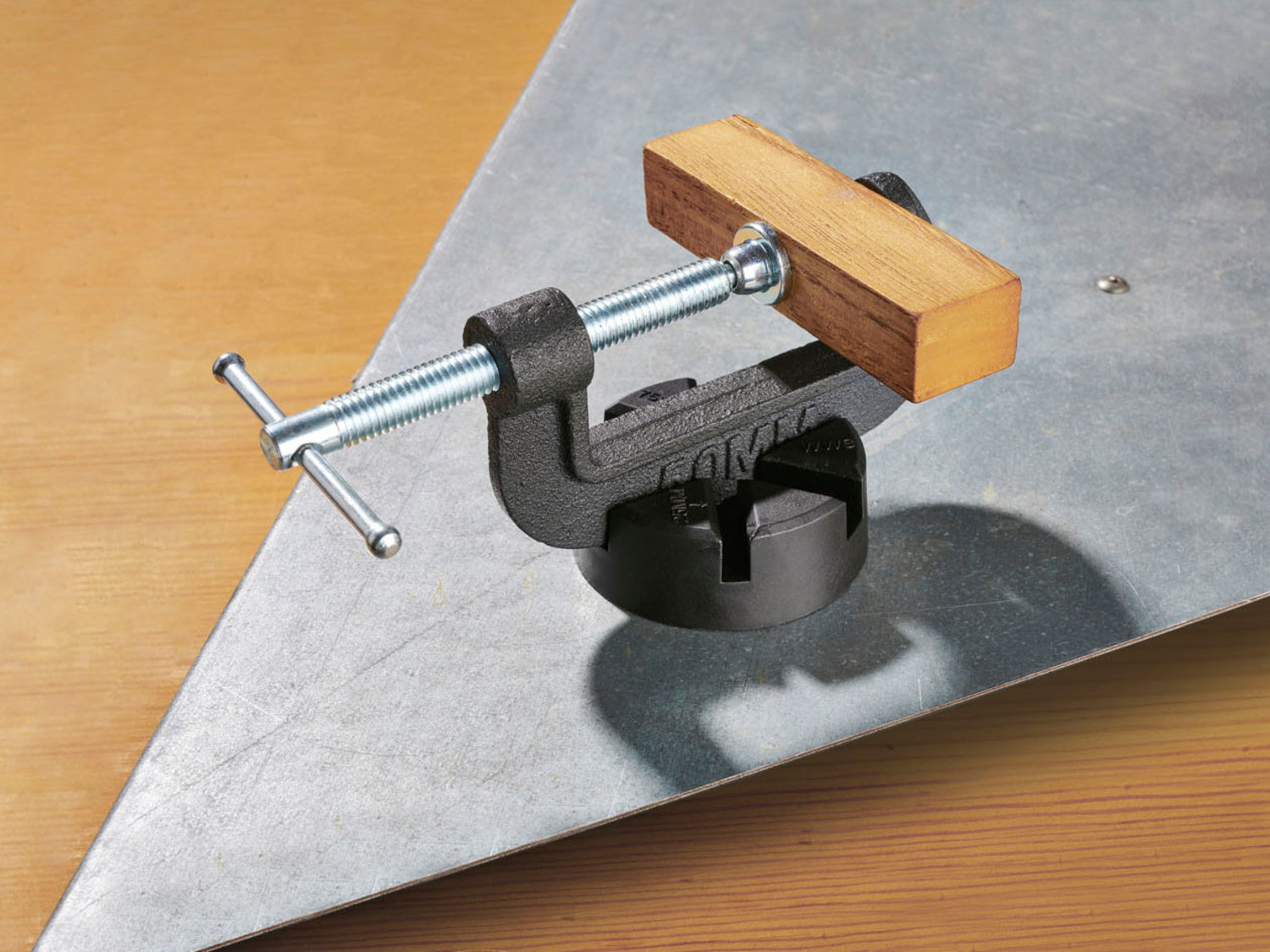 Sada rychloupínacích svěrek, 16dílná PARKSIDE + kufr