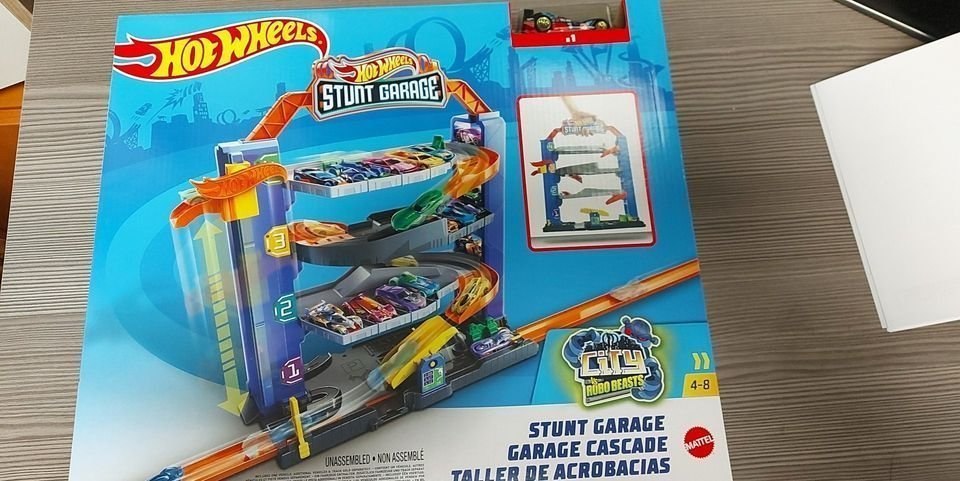PŘENOSNÁ GARÁŽ HOT WHEELS CITY + AUTO